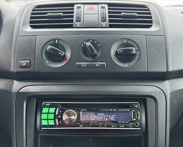 Сірий Шкода Фабія, об'ємом двигуна 1.2 л та пробігом 199 тис. км за 5700 $, фото 24 на Automoto.ua