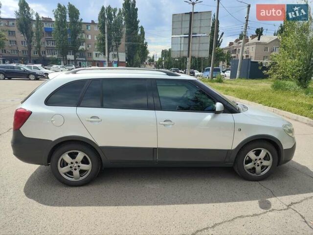 Серый Шкода Фабия, объемом двигателя 1.6 л и пробегом 227 тыс. км за 7500 $, фото 3 на Automoto.ua