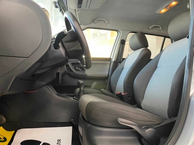 Серый Шкода Фабия, объемом двигателя 1.6 л и пробегом 296 тыс. км за 6000 $, фото 10 на Automoto.ua