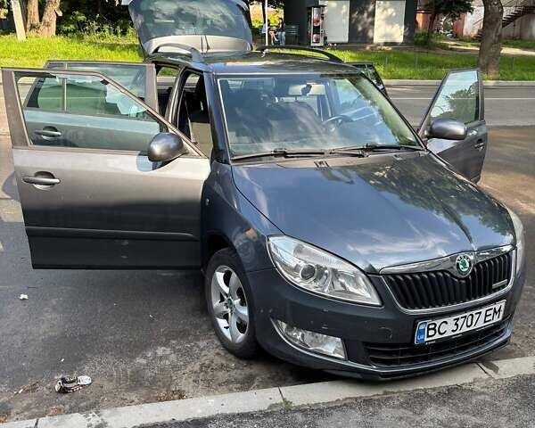 Сірий Шкода Фабія, об'ємом двигуна 1.2 л та пробігом 258 тис. км за 6999 $, фото 3 на Automoto.ua
