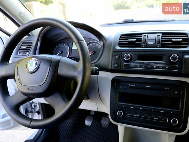 Сірий Шкода Фабія, об'ємом двигуна 1.6 л та пробігом 211 тис. км за 5799 $, фото 31 на Automoto.ua