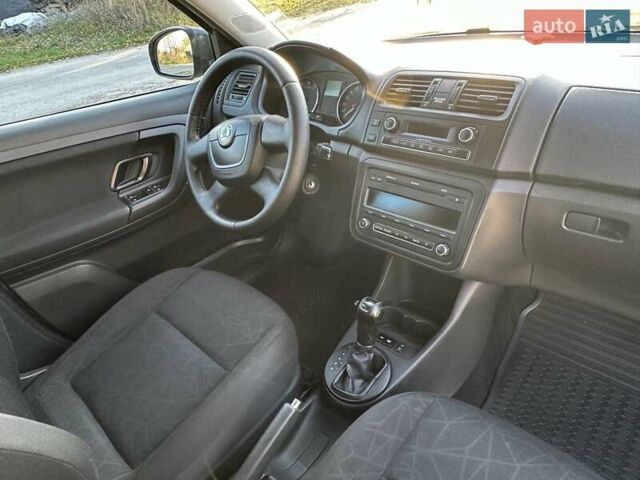 Серый Шкода Фабия, объемом двигателя 1.2 л и пробегом 203 тыс. км за 7500 $, фото 13 на Automoto.ua