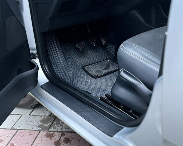 Серый Шкода Фабия, объемом двигателя 1.6 л и пробегом 259 тыс. км за 6200 $, фото 29 на Automoto.ua