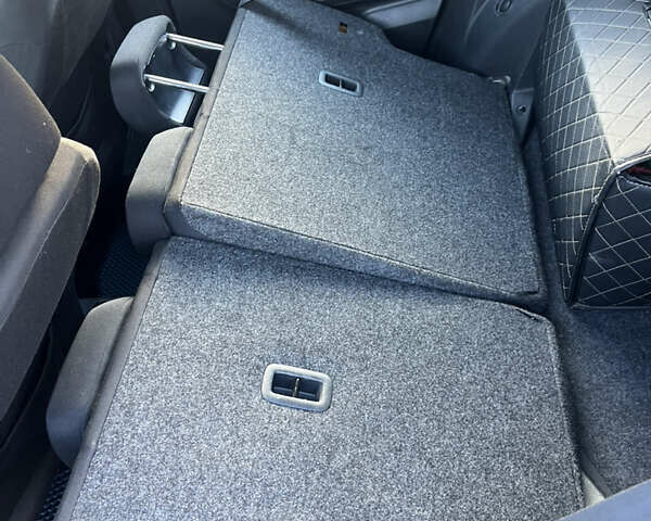 Сірий Шкода Фабія, об'ємом двигуна 1.2 л та пробігом 300 тис. км за 4399 $, фото 17 на Automoto.ua