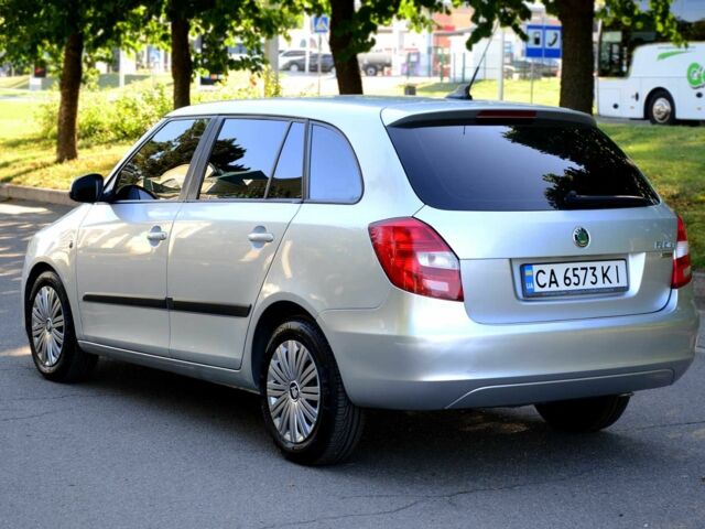 Сірий Шкода Фабія, об'ємом двигуна 1.6 л та пробігом 211 тис. км за 5799 $, фото 3 на Automoto.ua