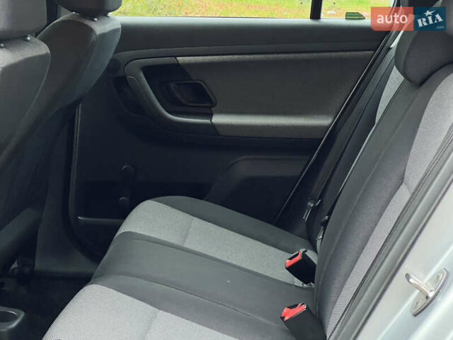 Шкода Фабия 2011 в Трускавце на Automoto.ua Серый Шкода Фабия, объемом двигателя 1.6 л и пробегом 242 тыс. км за 5950 $, фото 85 на Automoto.ua