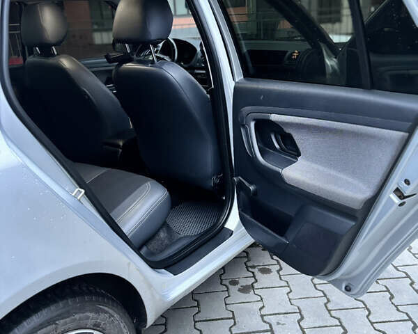 Серый Шкода Фабия, объемом двигателя 1.6 л и пробегом 259 тыс. км за 6200 $, фото 20 на Automoto.ua