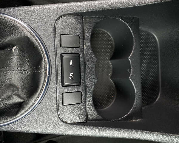 Серый Шкода Фабия, объемом двигателя 1.2 л и пробегом 185 тыс. км за 6000 $, фото 10 на Automoto.ua