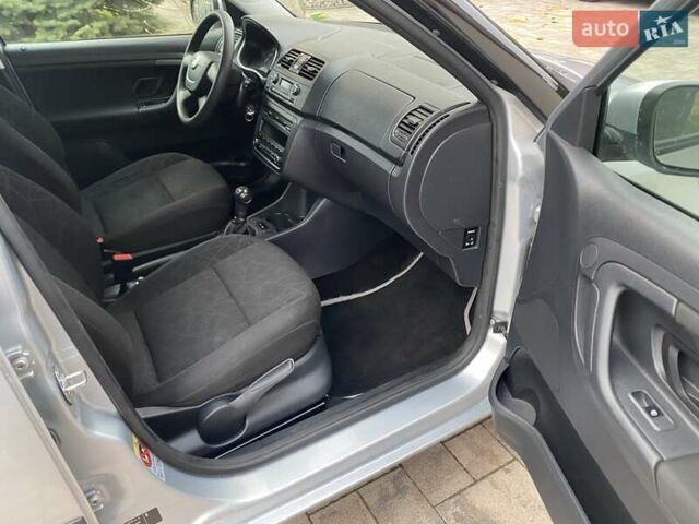 Сірий Шкода Фабія, об'ємом двигуна 1.2 л та пробігом 222 тис. км за 7200 $, фото 13 на Automoto.ua