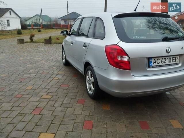 Серый Шкода Фабия, объемом двигателя 1.6 л и пробегом 270 тыс. км за 4950 $, фото 5 на Automoto.ua