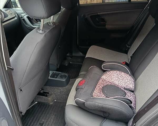 Серый Шкода Фабия, объемом двигателя 1.6 л и пробегом 254 тыс. км за 6200 $, фото 19 на Automoto.ua