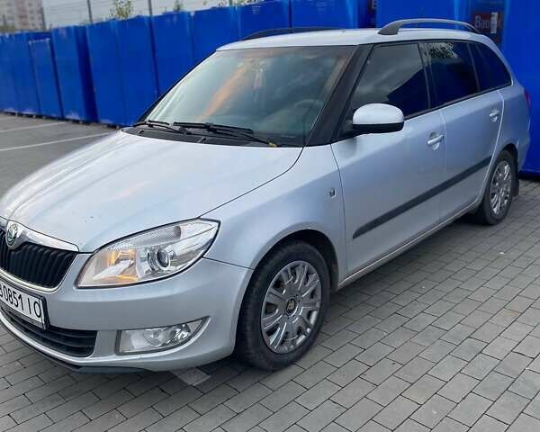 Шкода Фабия 2012 в Виннице на Automoto.ua Серый Шкода Фабия, объемом двигателя 1.6 л и пробегом 260 тыс. км за 6500 $, фото 1 на Automoto.ua