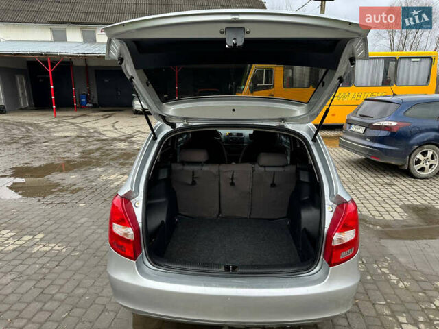 Серый Шкода Фабия, объемом двигателя 1.6 л и пробегом 250 тыс. км за 5999 $, фото 15 на Automoto.ua