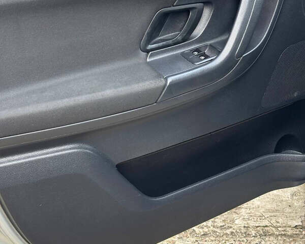 Серый Шкода Фабия, объемом двигателя 1.39 л и пробегом 211 тыс. км за 4250 $, фото 13 на Automoto.ua