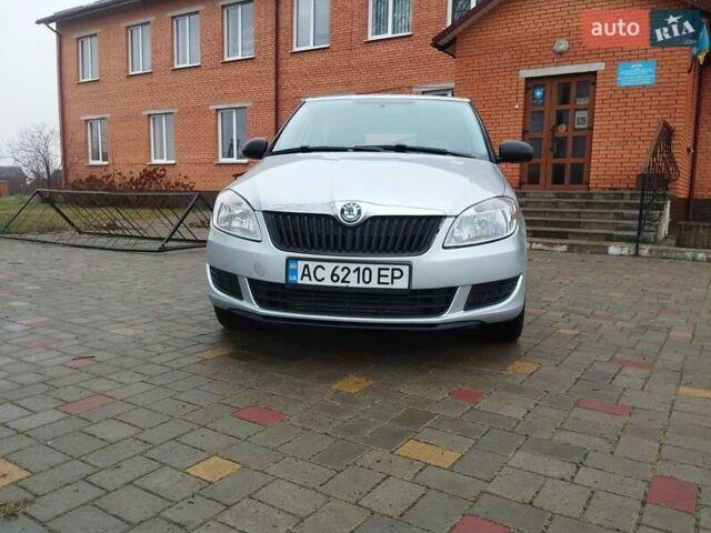 Серый Шкода Фабия, объемом двигателя 1.6 л и пробегом 270 тыс. км за 4950 $, фото 2 на Automoto.ua