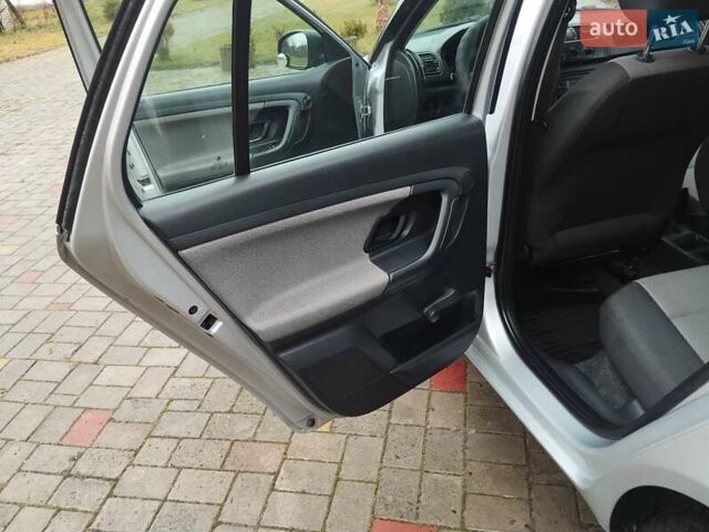 Серый Шкода Фабия, объемом двигателя 1.6 л и пробегом 270 тыс. км за 4950 $, фото 12 на Automoto.ua
