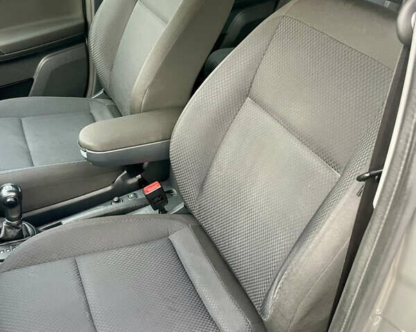 Серый Шкода Фабия, объемом двигателя 1.2 л и пробегом 148 тыс. км за 6900 $, фото 29 на Automoto.ua