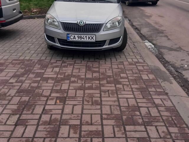 Серый Шкода Фабия, объемом двигателя 1.4 л и пробегом 165 тыс. км за 6150 $, фото 1 на Automoto.ua