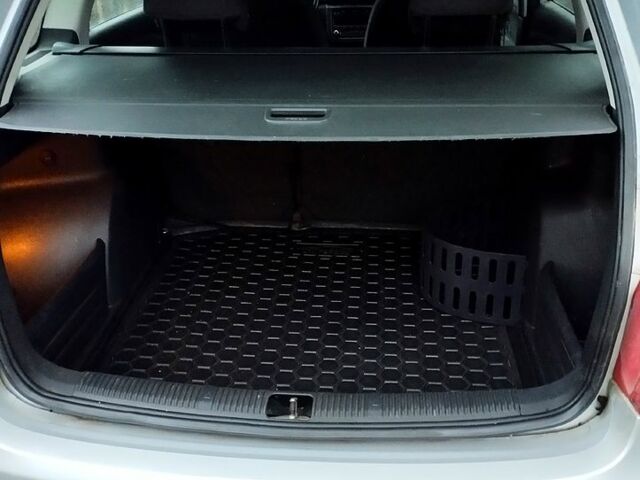 Сірий Шкода Фабія, об'ємом двигуна 1.6 л та пробігом 230 тис. км за 6200 $, фото 6 на Automoto.ua