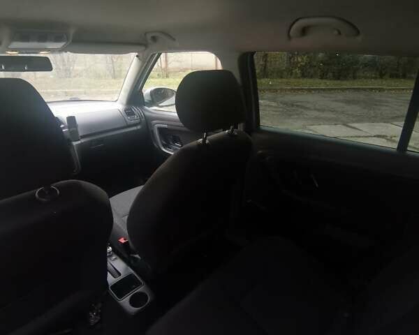 Шкода Фабія 2012 у Долине на Automoto.ua Сірий Шкода Фабія, об'ємом двигуна 1.2 л та пробігом 263 тис. км за 5500 $, фото 11 на Automoto.ua