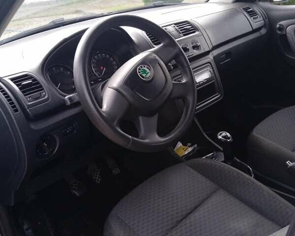 Сірий Шкода Фабія, об'ємом двигуна 1.2 л та пробігом 185 тис. км за 4650 $, фото 22 на Automoto.ua