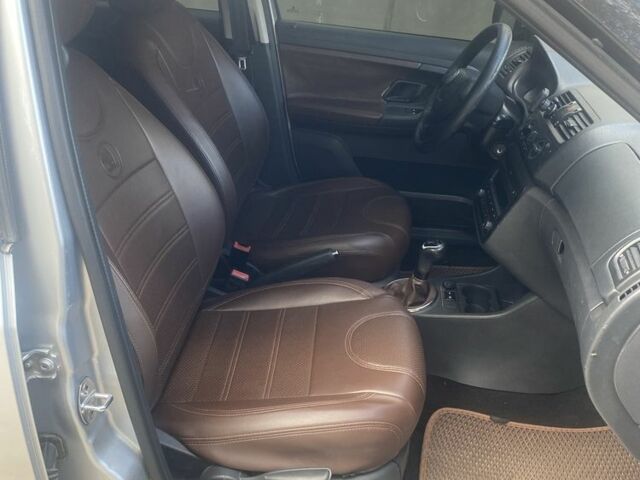 Шкода Фабия 2012 в Краматорске на Automoto.ua Серый Шкода Фабия, объемом двигателя 1.4 л и пробегом 257 тыс. км за 6000 $, фото 6 на Automoto.ua