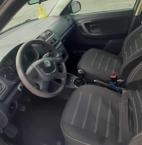 Серый Шкода Фабия, объемом двигателя 0 л и пробегом 159 тыс. км за 5999 $, фото 1 на Automoto.ua