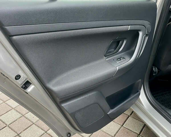 Серый Шкода Фабия, объемом двигателя 1.2 л и пробегом 148 тыс. км за 6900 $, фото 18 на Automoto.ua