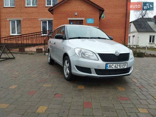 Серый Шкода Фабия, объемом двигателя 1.6 л и пробегом 270 тыс. км за 4950 $, фото 1 на Automoto.ua