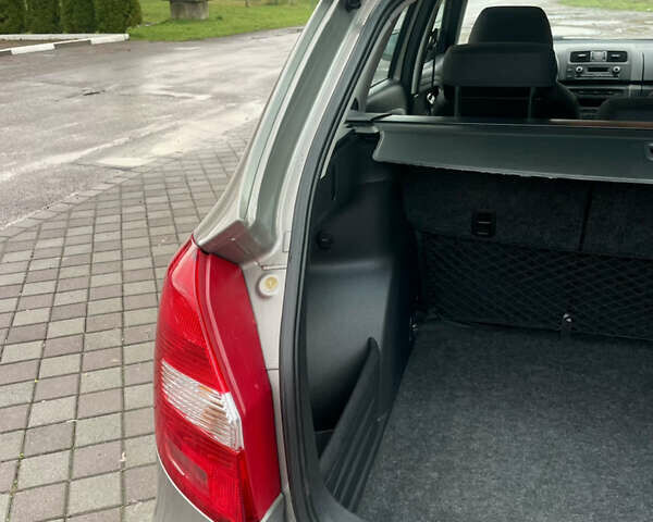 Серый Шкода Фабия, объемом двигателя 1.2 л и пробегом 148 тыс. км за 6900 $, фото 15 на Automoto.ua