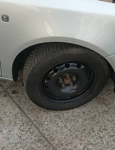 Шкода Фабія 2012 у Долине на Automoto.ua Сірий Шкода Фабія, об'ємом двигуна 1.2 л та пробігом 263 тис. км за 5500 $, фото 5 на Automoto.ua