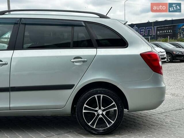 Шкода Фабия 2012 в Львове на Automoto.ua Серый Шкода Фабия, объемом двигателя 1.6 л и пробегом 267 тыс. км за 7190 $, фото 5 на Automoto.ua