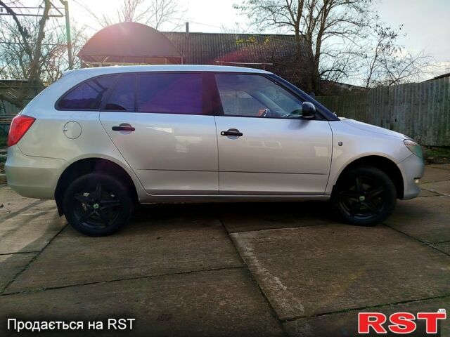 Сірий Шкода Фабія, об'ємом двигуна 1.2 л та пробігом 160 тис. км за 4800 $, фото 2 на Automoto.ua