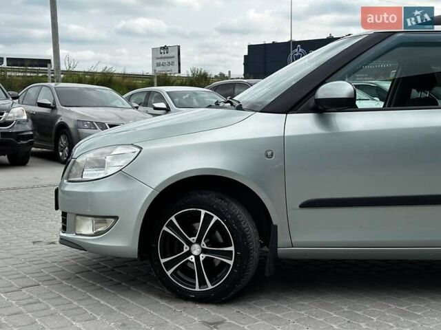 Шкода Фабия 2012 в Львове на Automoto.ua Серый Шкода Фабия, объемом двигателя 1.6 л и пробегом 267 тыс. км за 7190 $, фото 1 на Automoto.ua