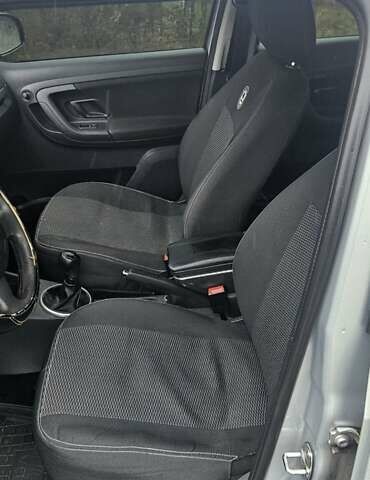 Серый Шкода Фабия, объемом двигателя 1.2 л и пробегом 195 тыс. км за 4900 $, фото 10 на Automoto.ua