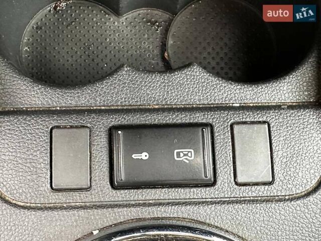 Шкода Фабия 2012 в Львове на Automoto.ua Серый Шкода Фабия, объемом двигателя 1.6 л и пробегом 267 тыс. км за 7190 $, фото 21 на Automoto.ua