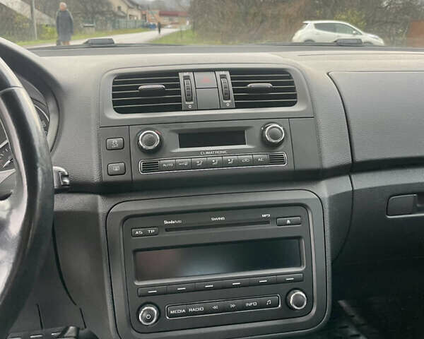 Серый Шкода Фабия, объемом двигателя 1.2 л и пробегом 148 тыс. км за 6900 $, фото 27 на Automoto.ua