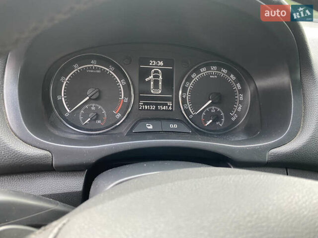 Серый Шкода Фабия, объемом двигателя 1.4 л и пробегом 219 тыс. км за 8000 $, фото 10 на Automoto.ua