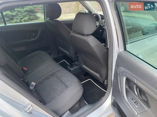 Сірий Шкода Фабія, об'ємом двигуна 1.2 л та пробігом 222 тис. км за 7200 $, фото 16 на Automoto.ua
