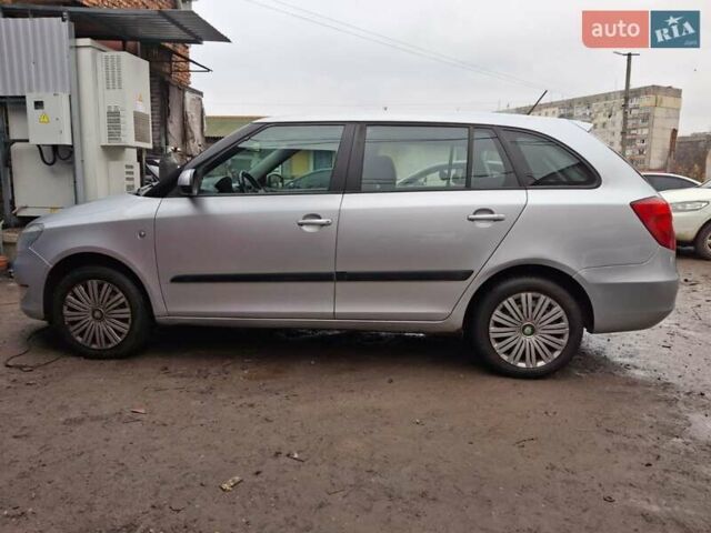 Серый Шкода Фабия, объемом двигателя 1.6 л и пробегом 299 тыс. км за 5000 $, фото 3 на Automoto.ua