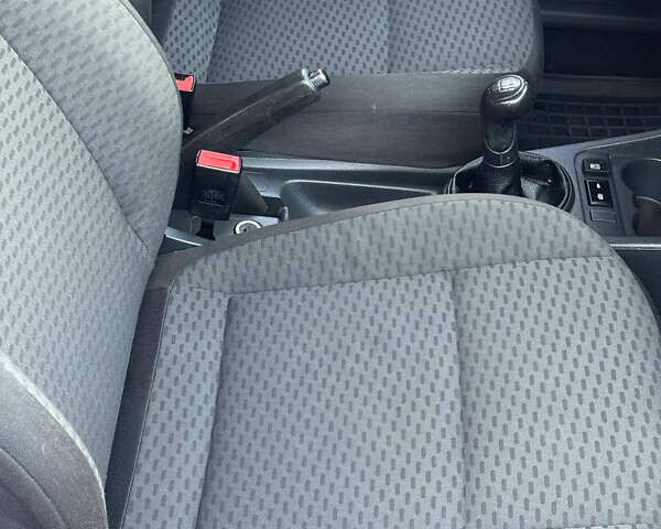 Серый Шкода Фабия, объемом двигателя 1.39 л и пробегом 211 тыс. км за 4250 $, фото 12 на Automoto.ua