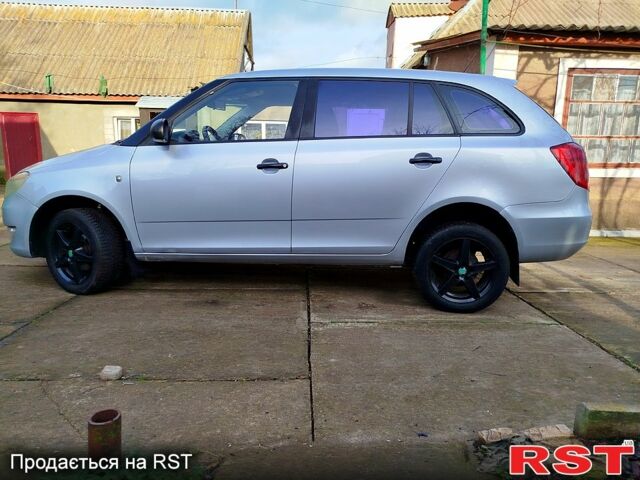 Сірий Шкода Фабія, об'ємом двигуна 1.2 л та пробігом 160 тис. км за 4800 $, фото 4 на Automoto.ua