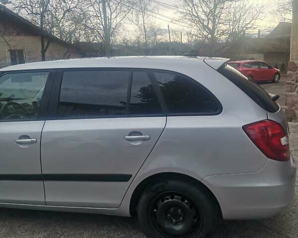 Шкода Фабія 2012 у Долине на Automoto.ua Сірий Шкода Фабія, об'ємом двигуна 1.2 л та пробігом 263 тис. км за 5500 $, фото 3 на Automoto.ua