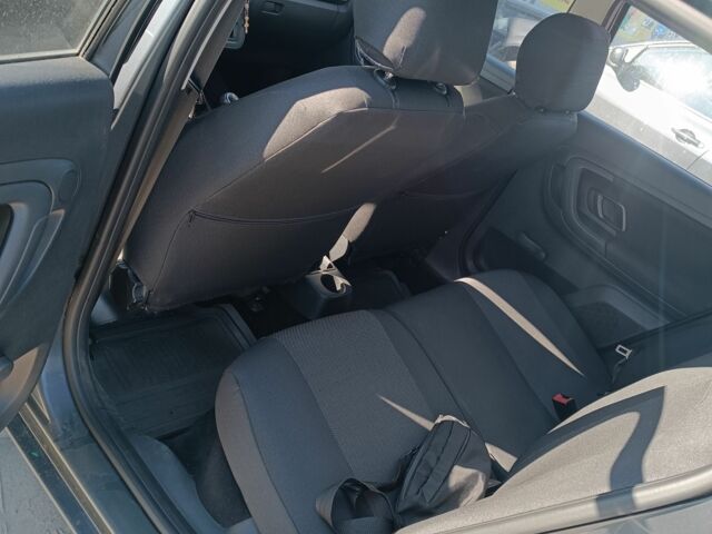 Шкода Фабия 2012 в Полтаве на Automoto.ua Серый Шкода Фабия, объемом двигателя 1.4 л и пробегом 167 тыс. км за 6100 $, фото 5 на Automoto.ua