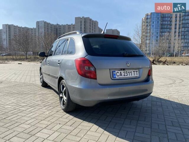 Серый Шкода Фабия, объемом двигателя 1.2 л и пробегом 269 тыс. км за 4900 $, фото 14 на Automoto.ua