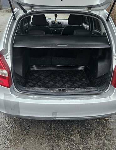 Серый Шкода Фабия, объемом двигателя 1.2 л и пробегом 195 тыс. км за 4900 $, фото 7 на Automoto.ua