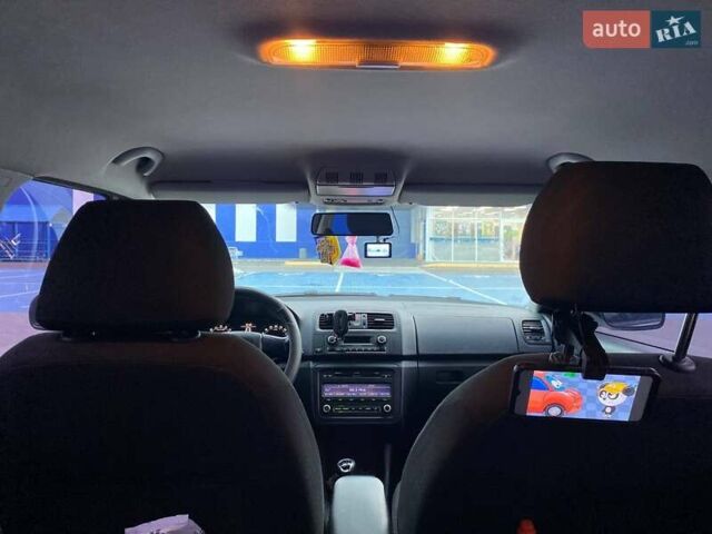 Шкода Фабия 2012 в Виннице на Automoto.ua Серый Шкода Фабия, объемом двигателя 1.6 л и пробегом 260 тыс. км за 6500 $, фото 5 на Automoto.ua