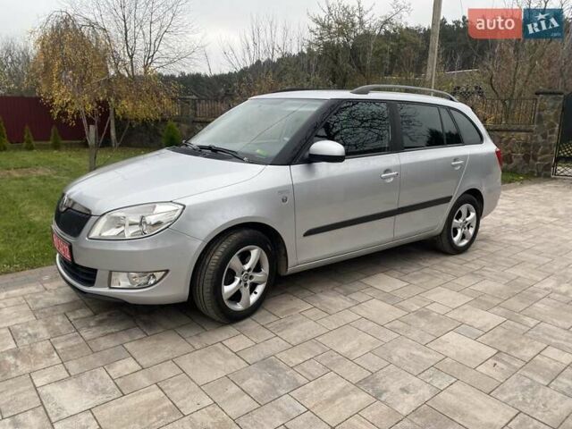 Сірий Шкода Фабія, об'ємом двигуна 1.2 л та пробігом 222 тис. км за 7200 $, фото 3 на Automoto.ua