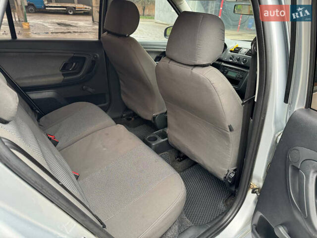 Серый Шкода Фабия, объемом двигателя 1.6 л и пробегом 250 тыс. км за 5999 $, фото 7 на Automoto.ua