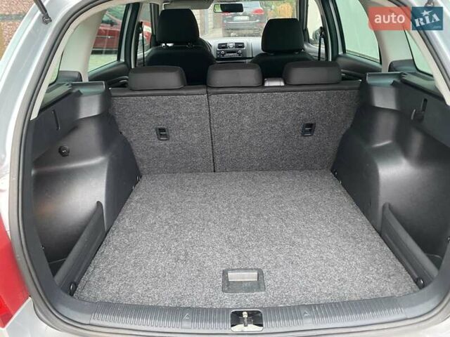Сірий Шкода Фабія, об'ємом двигуна 1.2 л та пробігом 222 тис. км за 7200 $, фото 18 на Automoto.ua